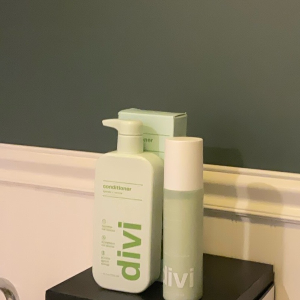 BN SET of 2Pc DIVI CONDITIONERs: 1pc “3 in 1 Leave In” & 1pc “Hydrate + Restore”